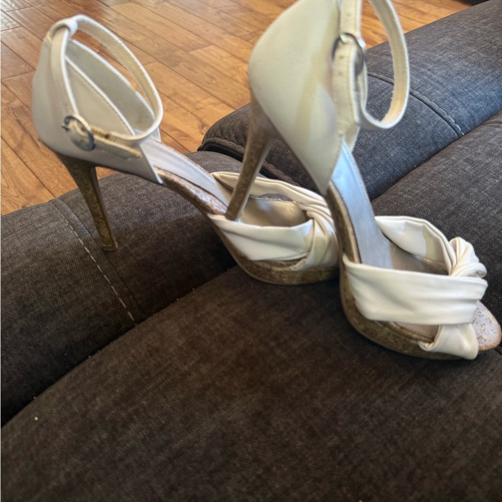 FIONI Clothing White Heels with Ankle Straps - Picture 2 of 14